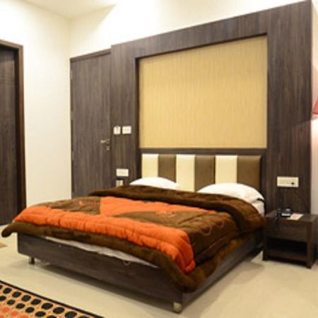 Hotel Popular Amritsar Pokój zdjęcie