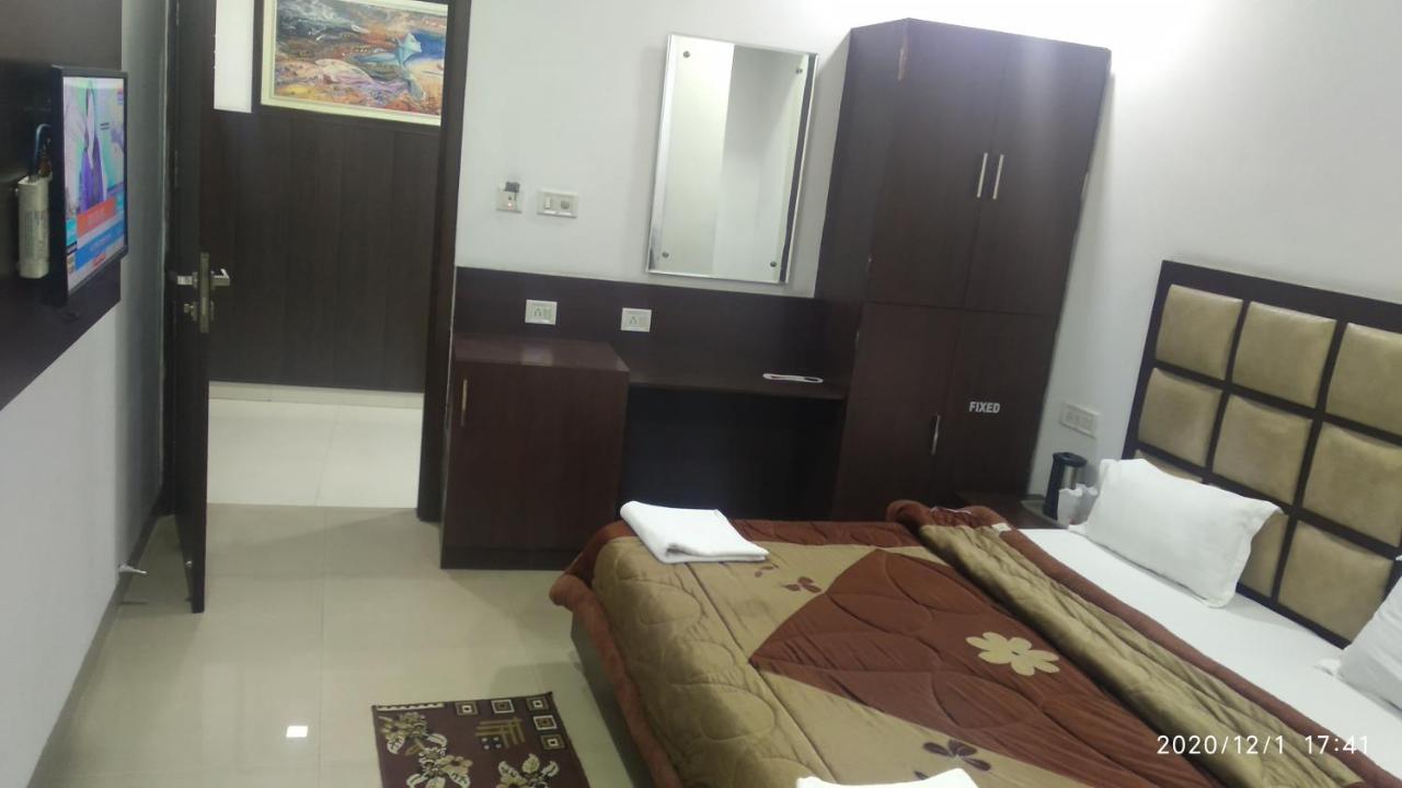 Hotel Popular Amritsar Zewnętrze zdjęcie